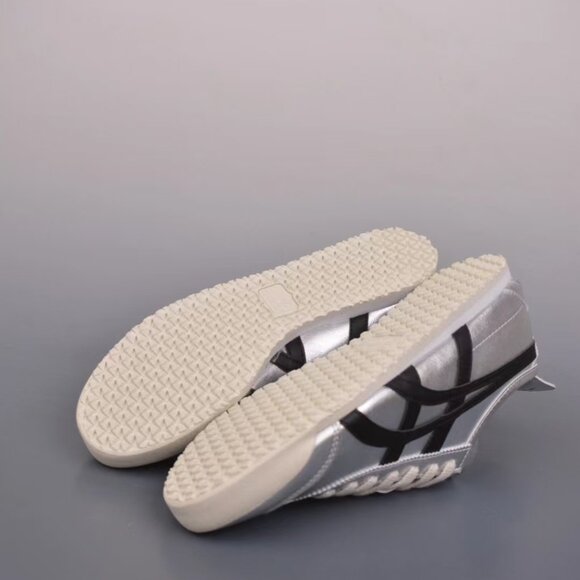 Onitsuka Tiger MEXICO 66 Men\'s Casual Sneakers [Multiple Sizes]